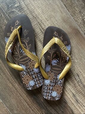 Havaianas Brown Floral Flip Flops with Gold Straps